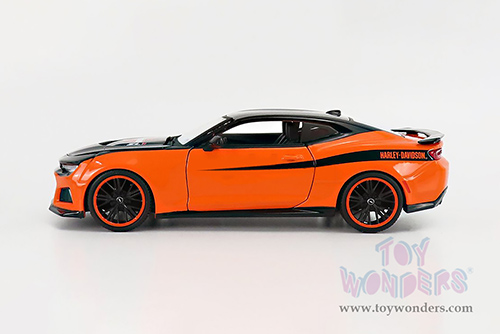 Maisto HD Custom - Chevrolet&reg; Camaro&reg; ZL1&trade; Hardtop (2017, 1/24 scale diecast model car, Black/Orange) 32271BK