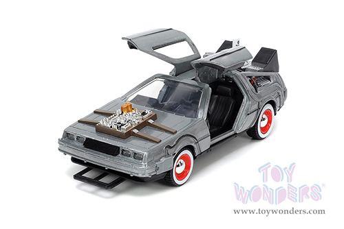 Jada Toys - Hollywood Rides | DeLorean DMC (Time Machine) "Back to the Future Part III" (1990 Movie) (1/32 scale diecast model car, Brushed Metal) 32290