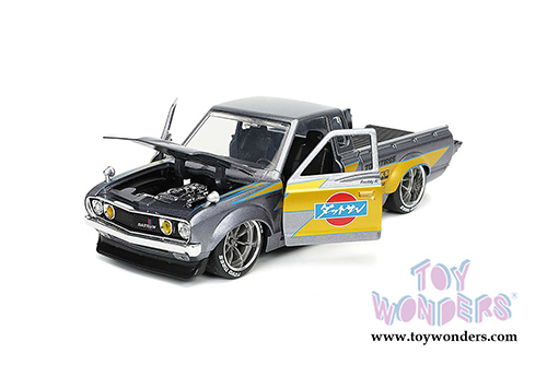 Jada Toys Just Trucks - Datsun 620 Pick Up Truck Toyo Tires with Extra Wheels (1972, 1/24 scale diecast model car, Gray) 32313/4