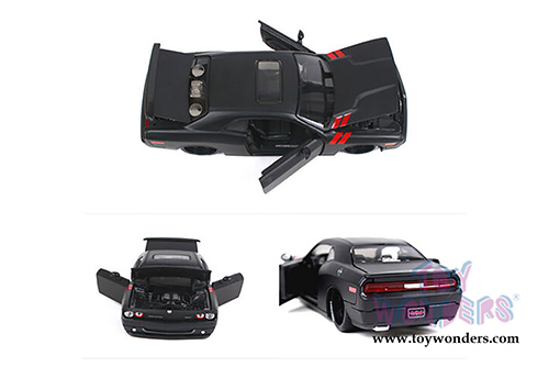 Maisto Design - Classic Muscle | Dodge Challenger Hardtop (2008, 1/24 scale diecast model car, Matte Black) 32529BK