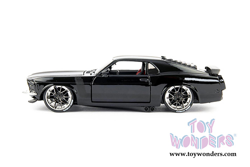 Maisto Design - Classic Muscle | Ford Mustang Boss 302 Hardtop (1970, 1/24 scale diecast model car, Black) 32535BK
