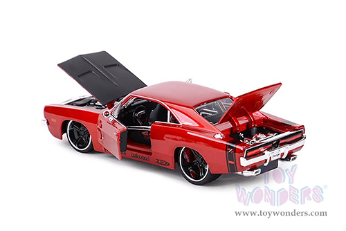 Maisto Design - Classic Muscle | Dodge Charger R/T Hardtop (1969, 1/25 scale diecast model car, Red/Black) 32537R