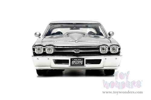 Jada Toys Bigtime Muscle - Chevrolet&reg; Chevelle&reg; SS Hardtop (1969, 1/24 scale diecast model car, Silver with White/Blue Flames) 32702