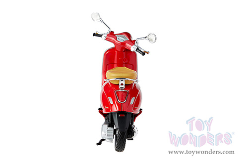 Maisto - Vespa Primavera 150 Scooter (2014, 1/12 scale diecast model bike, Red) 32721R