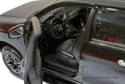 Maisto - Special Edition | Toyota Hilux Double Cab Pickup Truck (1/27 scale diecast model car, Black) 32920BK