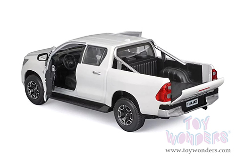 Maisto - Special Edition | Toyota Hilux Double Cab Pickup Truck (1/27 scale diecast model car, White) 32920WT