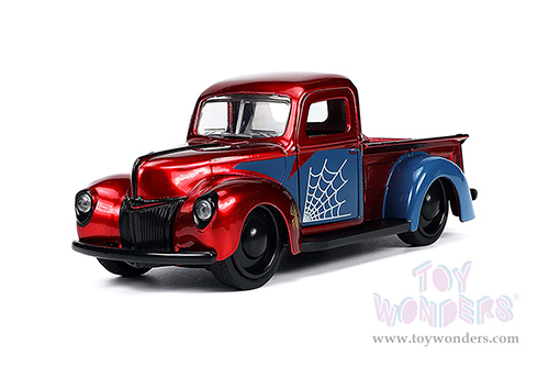 Jada Toys Hollywood Rides - Ford Pickup Truck with Proto-Suit Spider-Man Diecast Figurine (1941, 1/32 scale diecast model car, Candy Red/Blue) 33075