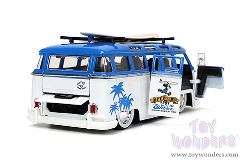 Jada Toys - Volkswagen T1 Bus with Surfboard and Mickey Mouse Diecast Figure (1/24, diecast model car, Blue/White) 33179