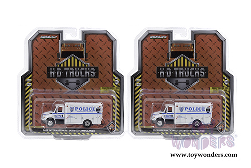 Greenlight - Heavy Duty Trucks Series 19 | International&reg; Durastar&reg; Emergency Service New York Police Department (NYPD) (2013, 1/64 scale diecast model car, White/Blue) 33190B/48