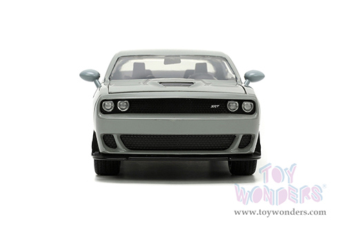 Jada Toys - Hollywood Rides | Tom and Jerry Dodge Challenger Hellcat with Jerry Diecast Figure (2015, 1/24, diecast model car, Gray) 33722