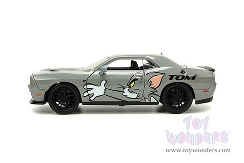 Jada Toys - Hollywood Rides | Tom and Jerry Dodge Challenger Hellcat with Jerry Diecast Figure (2015, 1/24, diecast model car, Gray) 33722