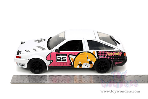 Jada Toys - Hollywood Rides | Toyota Trueno (AE86) with Aggretsuko Figure (1986, 1/24, diecast model car, White/Pink) 33725