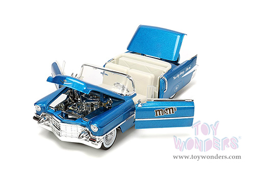 Jada Toys - Hollywood Rides | Cadillac&reg; Eldorado Convertible with Blue M&M's Diecast Figure (1956, 1/24, diecast model car, Blue) 33726