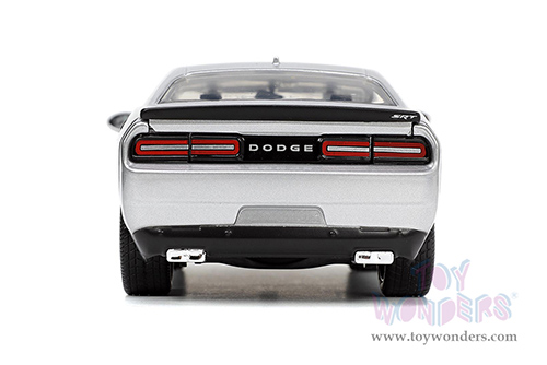 Jada Toys Bigtime Muscle - Dodge Challenger SRT Hellcat (2015, 1/24 scale diecast model car, Silver with Flames) 33880