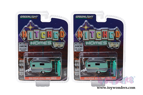 Greenlight - Hitched Homes Series 5 | Catolac Deville Travel Trailer (1959, 1/64 scale diecast model car, Chrome/Aqua) 34050B/48