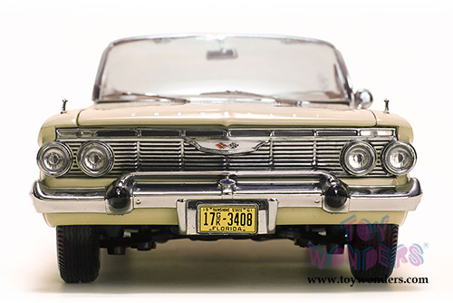 Sun Star USA - Chevy Impala Convertible (1961, 1/18 scale diecast model car, Almond Beige) 3408