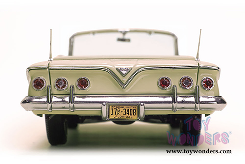 Sun Star USA - Chevy Impala Convertible (1961, 1/18 scale diecast model car, Almond Beige) 3408