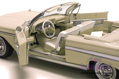 Sun Star USA - Chevy Impala Convertible (1961, 1/18 scale diecast model car, Almond Beige) 3408