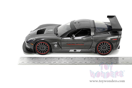 Jada Toys Bigtime Muscle - Chevrolet&reg; Corvette&reg; C6-R Hardtop (2005, 1/24 scale diecast model car, Dark Gray) 34117