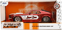 Show product details for Jada Toys Bigtime Muscle - Ford Mustang Boss 429 "Super Boss" (1970, 1/24 scale diecast model car, Candy Red/White Stripes) 34118