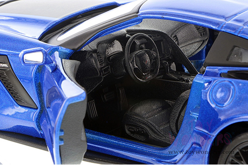 Showcasts® Collectibles - Chevrolet® Corvette® Z06 Hardtop (2015, 1/24 scale diecast model car, Asstd.) 37133 MAP: $19.99 