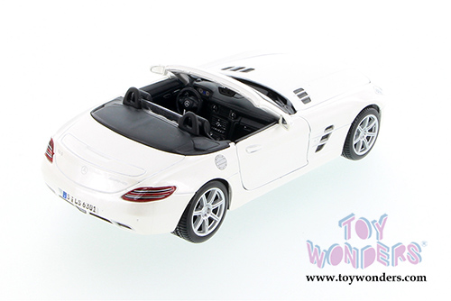 Showcasts Collectibles - Mercedes-Benz AMG (SLS/GT) Assortment  (1/24 scale diecast model car, Asstd.) 34134/72