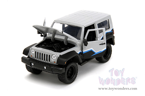 Jada Toys Just Trucks - Jeep® Wrangler with Extra Wheels (2007, 1/24 scale diecast model car, Light Gray/Black) 34194