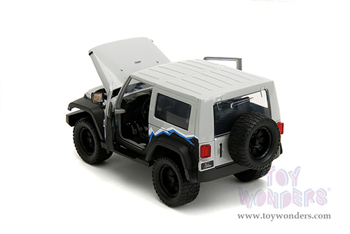 Jada Toys Just Trucks - Jeep® Wrangler with Extra Wheels (2007, 1/24 scale diecast model car, Light Gray/Black) 34194