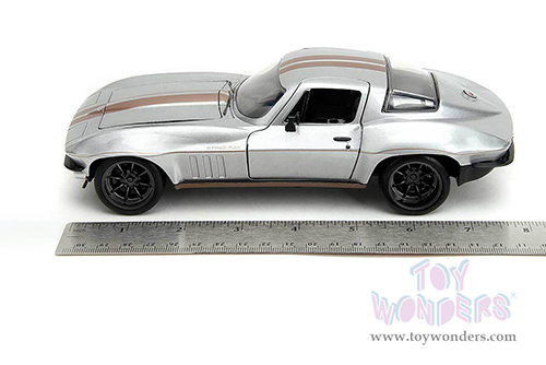 Jada Toys Bigtime Muscle - Chevrolet® Corvette® Hardtop (1966, 1/24 scale diecast model car, Silver/Bronze stripes) 34208/4