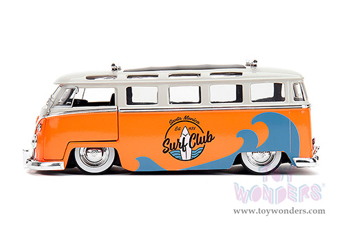 Jada Toys - Volkswagen Bus "Punch Buggy" Santa Monica Surf Club with Roof Rack and Surfboard (1962, 1/24 scale diecast model car, Orange w/ White) 34231/4