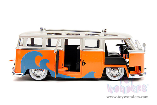 Jada Toys - Volkswagen Bus "Punch Buggy" Santa Monica Surf Club with Roof Rack and Surfboard (1962, 1/24 scale diecast model car, Orange w/ White) 34231/4
