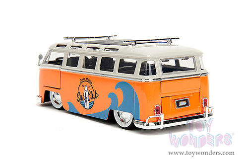 Jada Toys - Volkswagen Bus "Punch Buggy" Santa Monica Surf Club with Roof Rack and Surfboard (1962, 1/24 scale diecast model car, Orange w/ White) 34231/4
