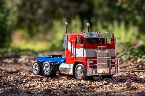 Jada Toys - Hollywood Rides | TRANSFORMERS 7 Optimus Prime® Tractor Truck "Rise of the Beasts" (1/24, diecast model car, Red/Blue with Silver Stripes) 34262/4