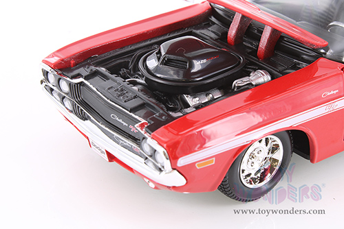 Showcasts® Collectibles - Dodge Challenger R/T Coupe Soft Top (1970, 1/24 scale diecast model car, Red) 34263 MAP: $19.99