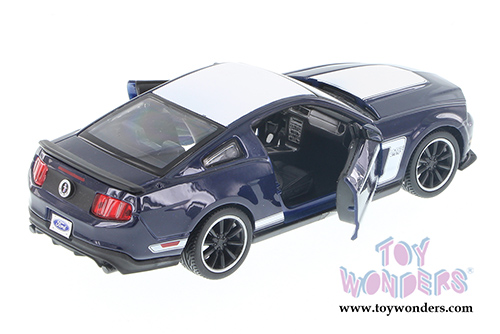 Showcasts Collectibles - Ford Mustang Boss 302 Hardtop (2012, 1/24 scale diecast model car, Asstd.) 34269