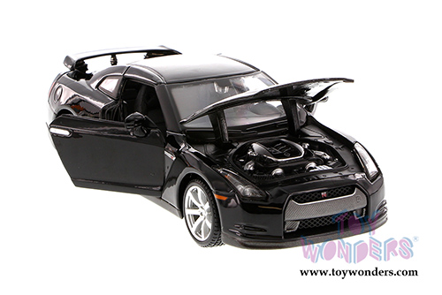 Showcasts Collectibles - Nissan GT-R Hardtop (2009, 1/24 scale diecast model car, Asstd.) 34294