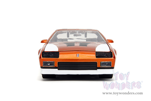 Jada Toys - Hollywood Rides | Chevrolet® Camaro® Z/28 with Chester Cheetah Diecast Figure "Cheetos" (1985, 1/24, diecast model car, Orange/Black) 34384/4
