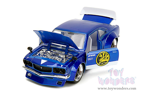 Jada Toys - Hollywood Rides | Power Rangers Mazda RX-3 with Blue Ranger Diecast Figurine (1974, 1/24, diecast model car, Candy Blue) 34389