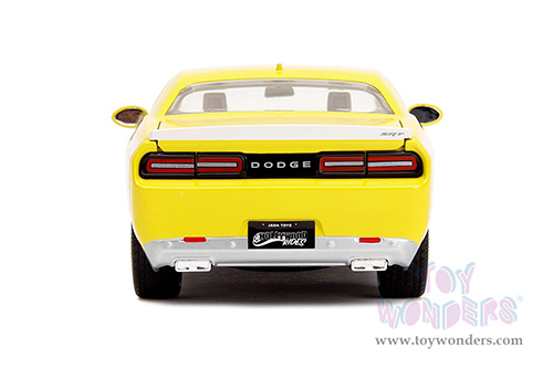 Jada Toys - Hollywood Rides | Power Rangers Dodge Challenger SRT Hellcat with Yellow Ranger Diecast Figurine (2015, 1/24, diecast model car, Yellow) 34392