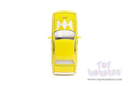 Jada Toys - Hollywood Rides | Power Rangers Dodge Challenger SRT Hellcat with Yellow Ranger Diecast Figurine (2015, 1/24, diecast model car, Yellow) 34392