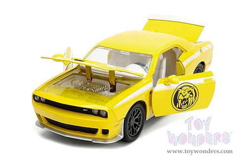 Jada Toys - Hollywood Rides | Power Rangers Dodge Challenger SRT Hellcat with Yellow Ranger Diecast Figurine (2015, 1/24, diecast model car, Yellow) 34392