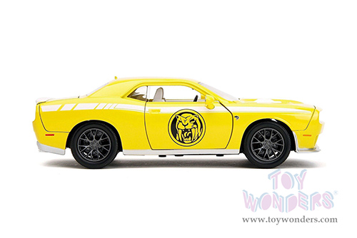 Jada Toys - Hollywood Rides | Power Rangers Dodge Challenger SRT Hellcat with Yellow Ranger Diecast Figurine (2015, 1/24, diecast model car, Yellow) 34392