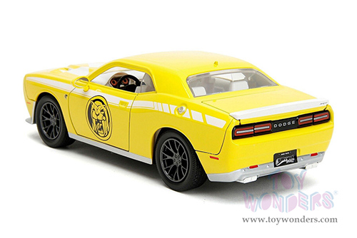Jada Toys - Hollywood Rides | Power Rangers Dodge Challenger SRT Hellcat with Yellow Ranger Diecast Figurine (2015, 1/24, diecast model car, Yellow) 34392