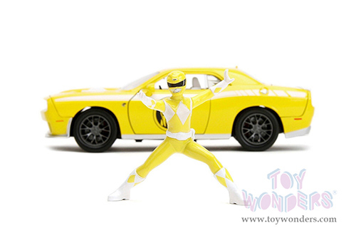 Jada Toys - Hollywood Rides | Power Rangers Dodge Challenger SRT Hellcat with Yellow Ranger Diecast Figurine (2015, 1/24, diecast model car, Yellow) 34392
