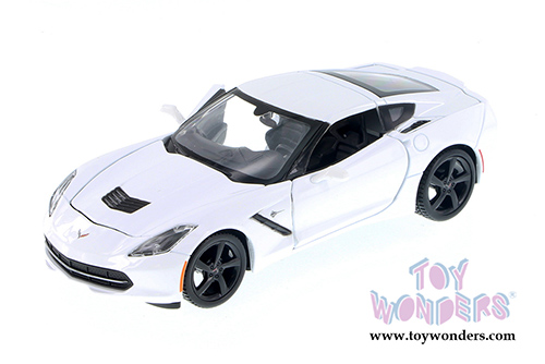 Showcasts Collectibles - Chevrolet Corvette Stingray Hardtop (2014, 1/24 scale diecast model car, Asstd.) 34505