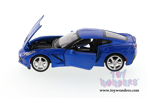 Showcasts  Collectibles - Chevrolet Corvette Stingray Hardtop/Convertible (2014, 1/24 scale diecast model car, Asstd.) 34501/05
