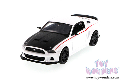 Showcasts Collectibles - Ford Mustang Street Racer/ Ford Mustang GT Hardtop (2014/2015, 1/24 scale diecast model car, Asstd.) 34506/08