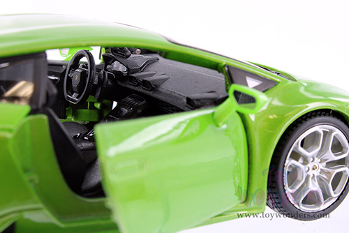 Showcasts® Collectibles - Lamborghini Huracán Coupé (1/24 scale diecast model car, Asstd.) 37509 MAP: $19.99