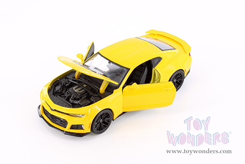 Showcasts® Collectibles - Chevrolet® Camaro® ZL1 Hardtop (2017, 1/24 scale diecast model car, Asstd.) 34512 MAP: $19.99