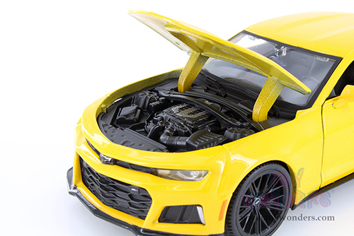 Showcasts® Collectibles - Chevrolet® Camaro® ZL1 Hardtop (2017, 1/24 scale diecast model car, Asstd.) 34512 MAP: $19.99